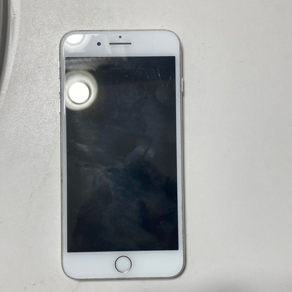 iPhone 8 Plus it’s white it’s in perfect condition